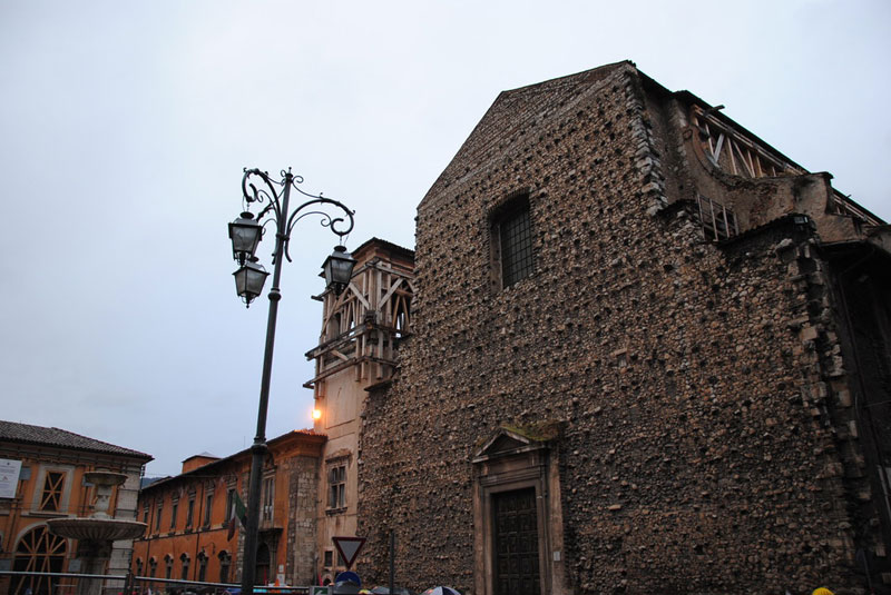 Palazzi e chiese rovinate dal sisma del 6 aprile 2009