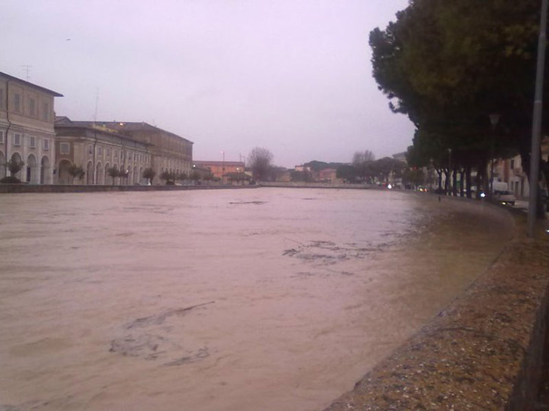 Il Misa in piena da via Rossini