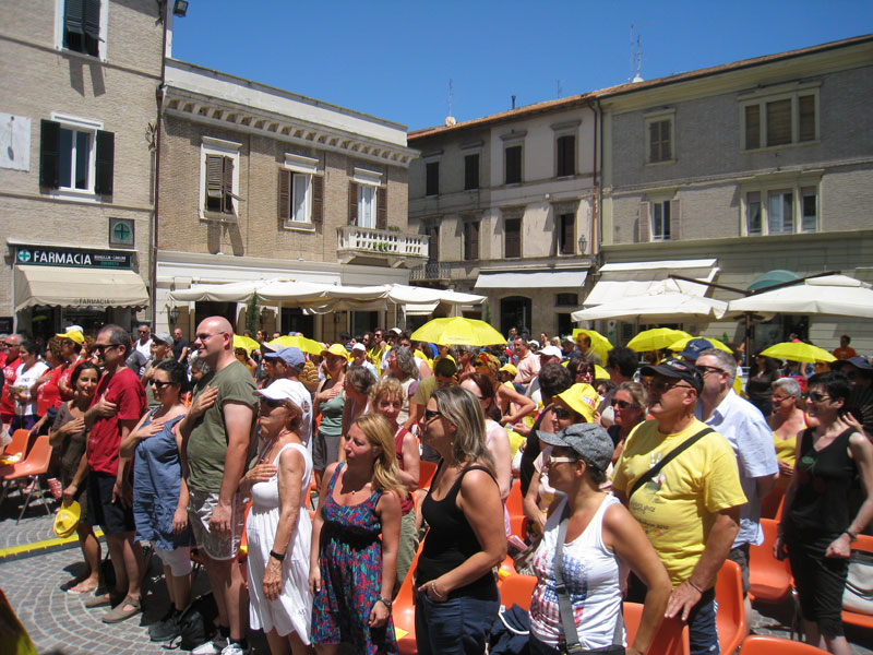 Mano sul cuore per l'inno del CaterRaduno 2011