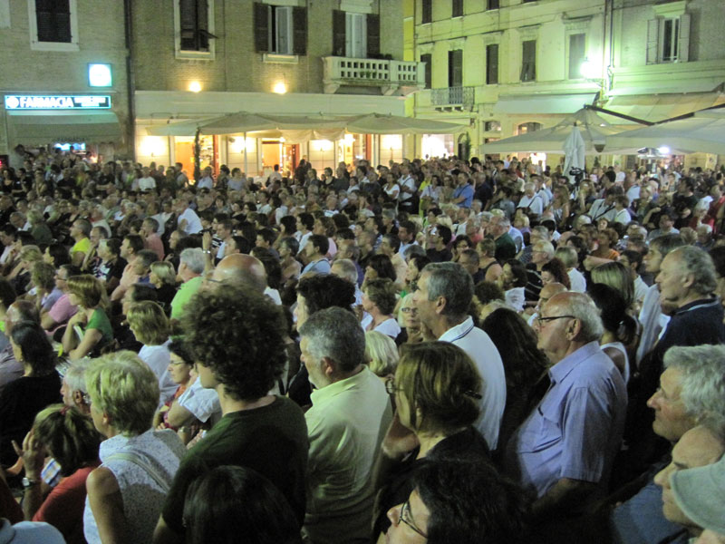 Piazza Roma gremita per il Piccolo Talk