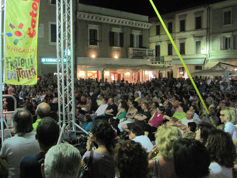 Piazza Roma gremita per il Piccolo Talk