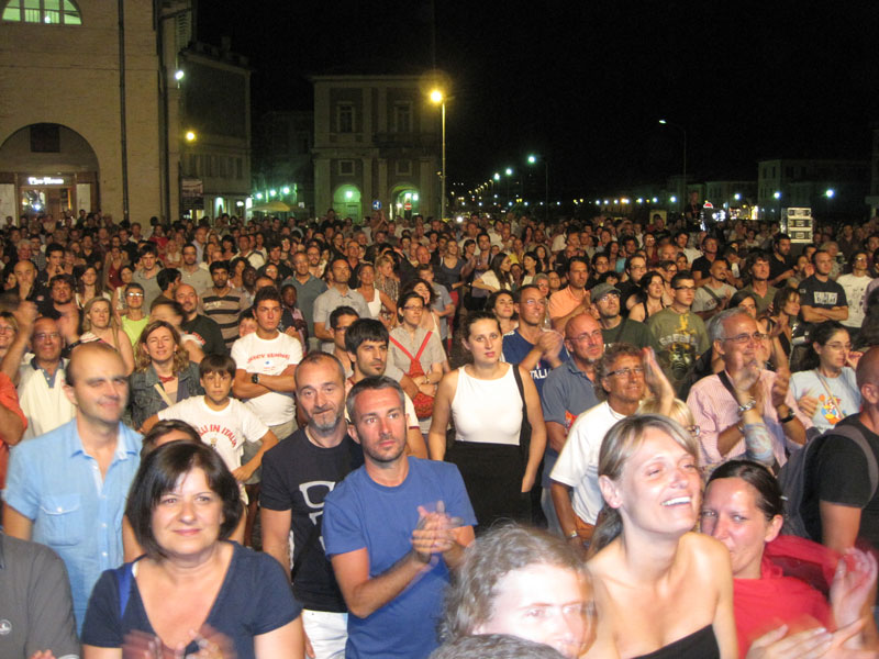 Il Foro Annonario gremito per il gruppo francese