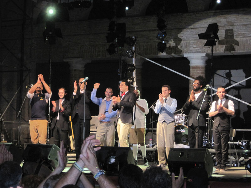 Ben L'Oncle Soul sul palco a fine concerto