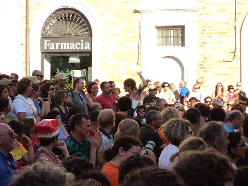 ... e prende la parola grazie a Veronica Del Soldà