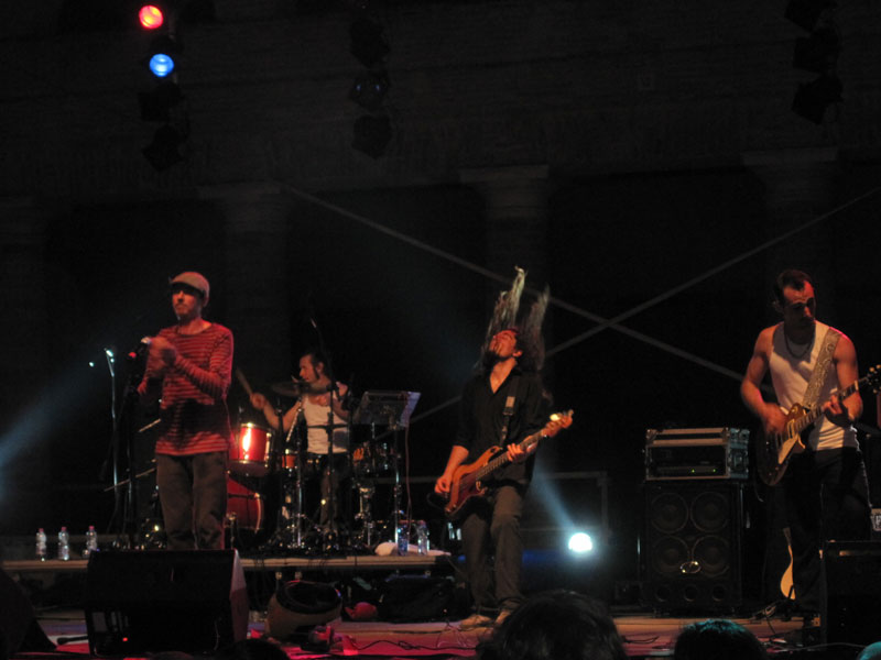 Figli di Madre Ignota in concerto al Foro Annonario