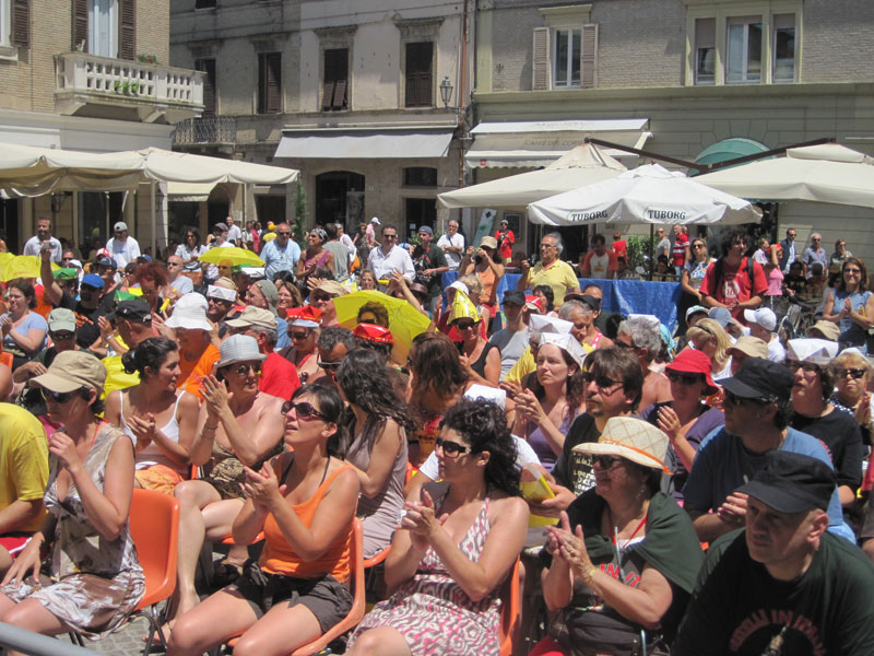 Panoramiche di Piazza Roma a inizio trasmissione