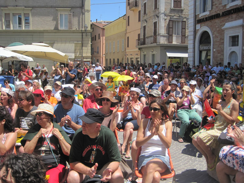 Panoramiche di Piazza Roma a inizio trasmissione