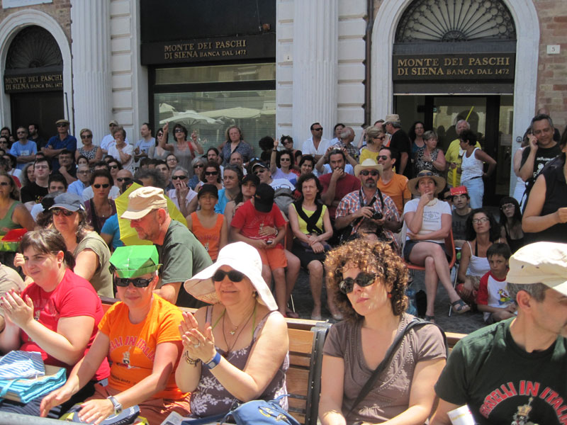 Panoramiche di Piazza Roma a inizio trasmissione