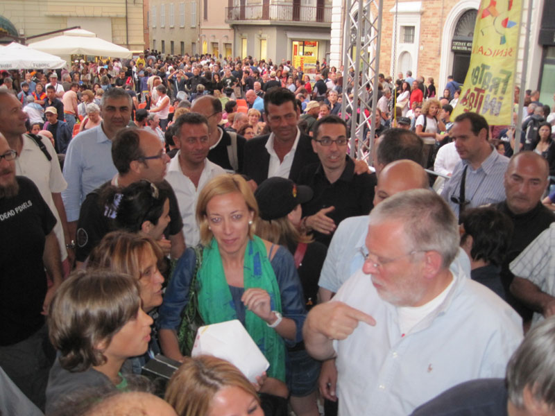 Conclusione dell'asta della legalità per Libera durante il Caterraduno 2011