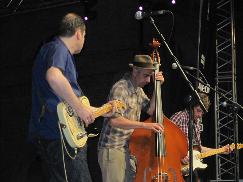 Sul palco del Foro Annonario, The Smokestack Lightnin'