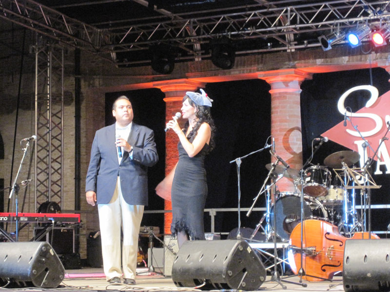 Laralù e Big Sandy presentano dal palco del Summer Jamboree