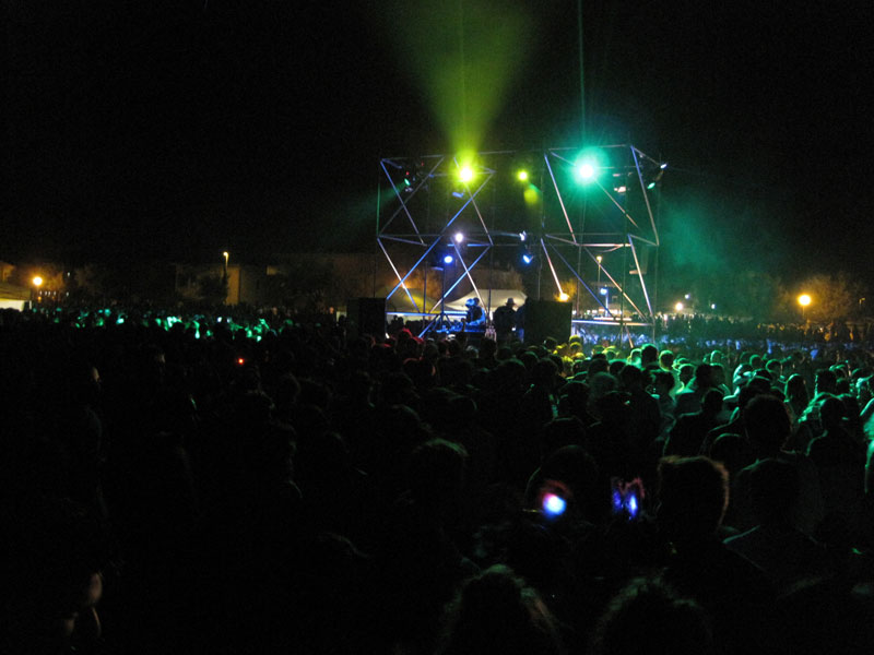 Big Hawaiian Party, si balla in spiaggia con i dj