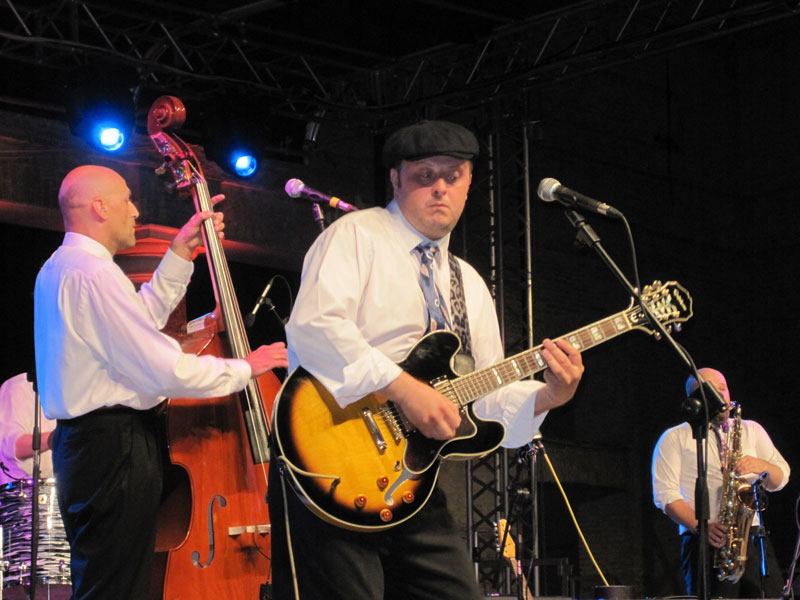 La band di Si Cranstoun al Summer Jamboree di Senigallia