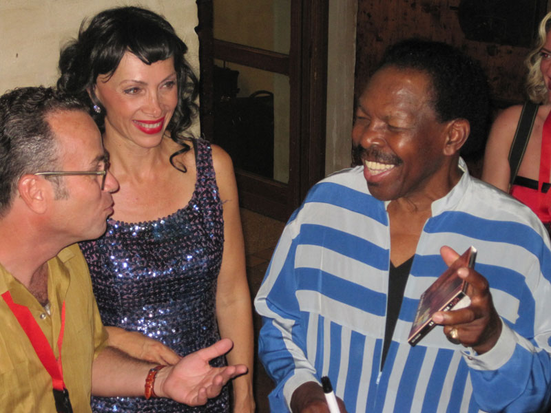 Lloyd Price dietro le quinte, pronto per il concerto