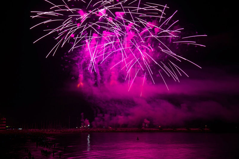 Fuochi d'artificio visti dalla Rotonda a Mare