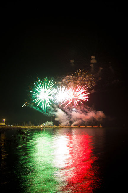 Fuochi d'artificio visti dalla Rotonda a Mare