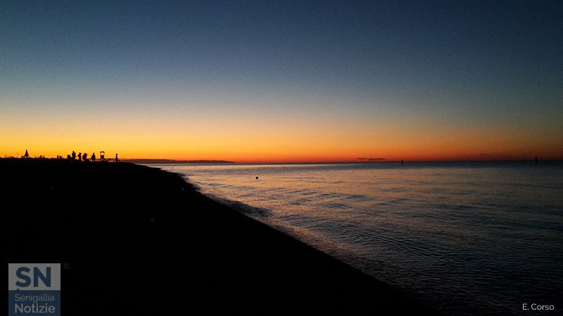 05/01/2017 - Tramonto con cielo terso