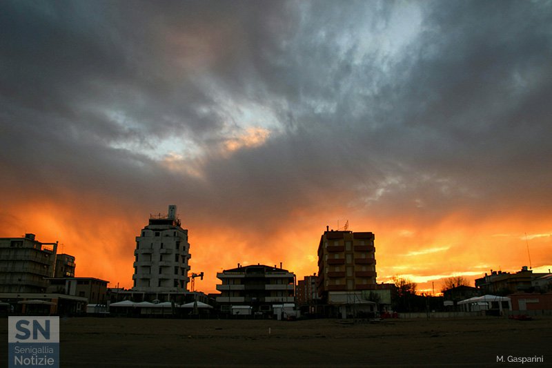 08/01/2018 - Tramonto di fuoco