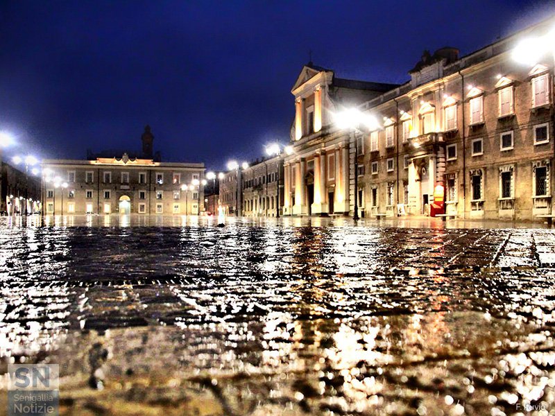 27/01/2018 - Pioggia in piazza