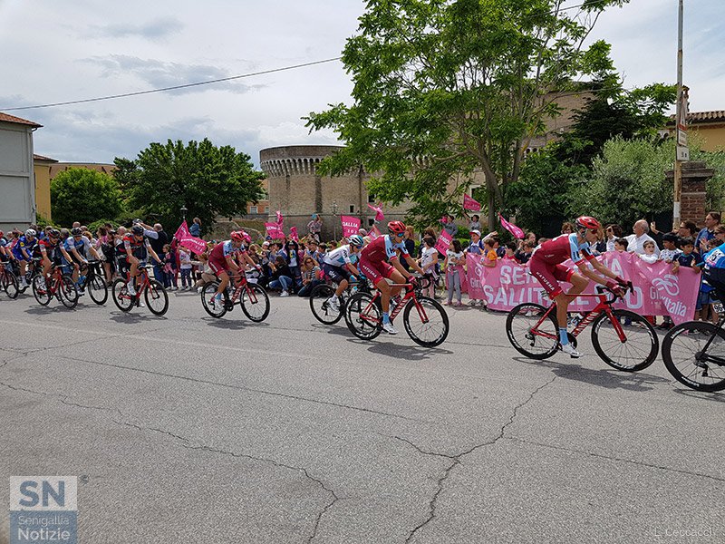 I corridori del Giro 2018 a Senigallia