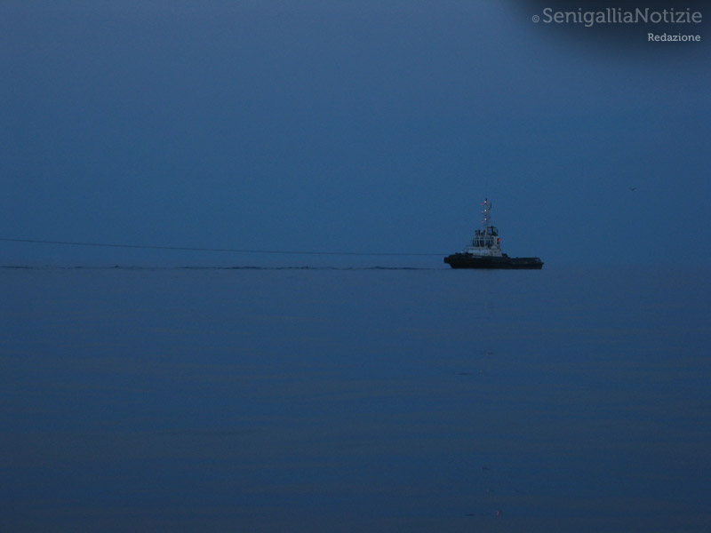 07/06/2012 - Un peschereccio in rientro al porto