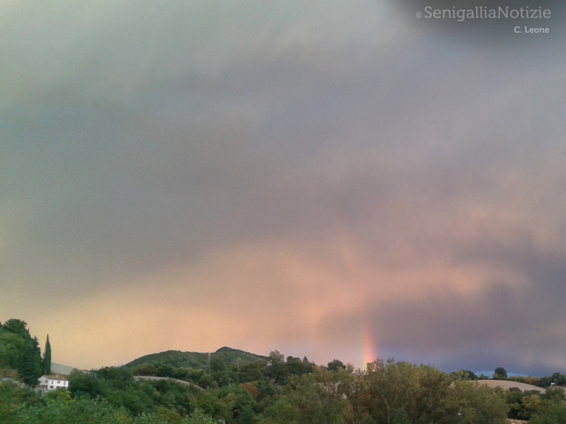 03/06/2013 - Un arcobaleno tra le nubi