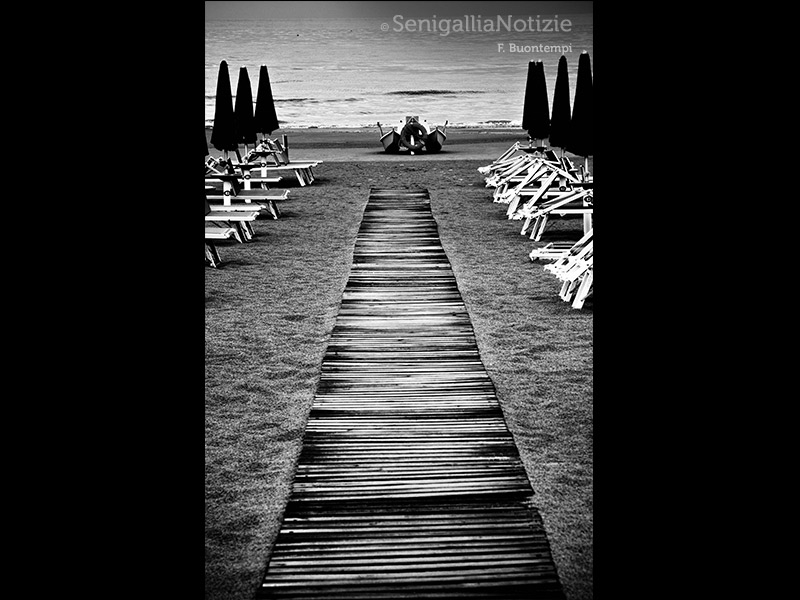 25/06/2015 - Passerella per il mare