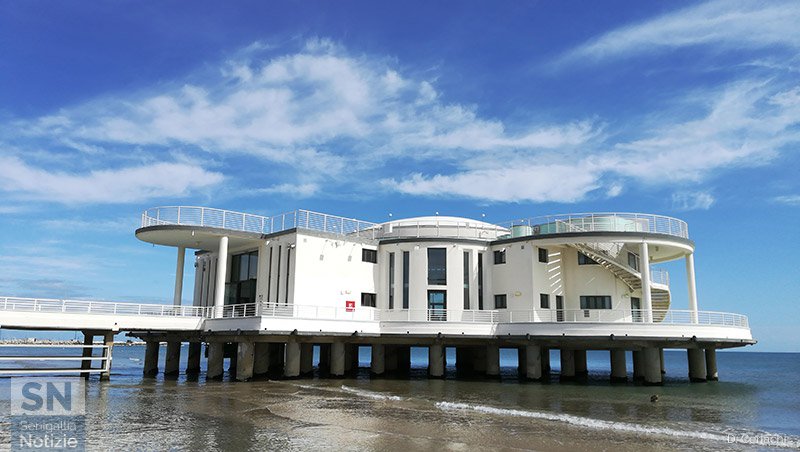 02/06/2019 - Sul mare, tra le nuvole