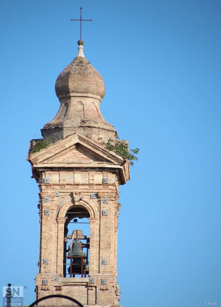 13/06/2019 - Campanile puntellato