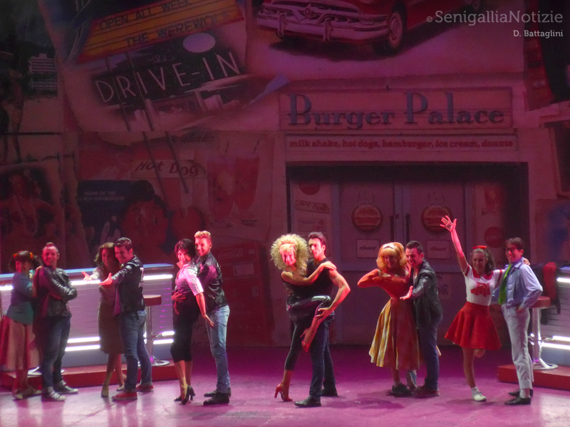 Musica, canti e balli al teatro La Fenice