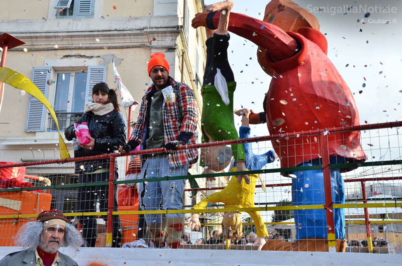 La sfilata del Martedì Grasso a Senigallia