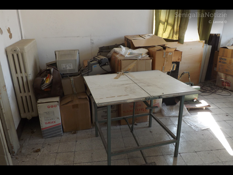 Stato di abbandono nelle stanze di Palazzo Gherardi