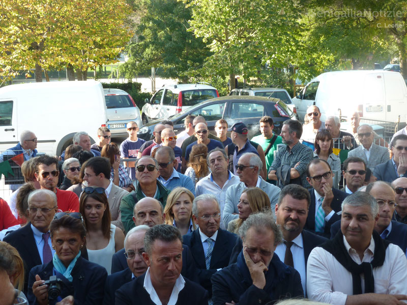 Le persone presenti all'inaugurazione della San Gaudenzio di Senigallia