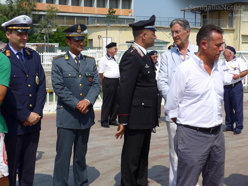 Autorità civili e militari all'intitolazione della “Banchina Guardia Costiera”