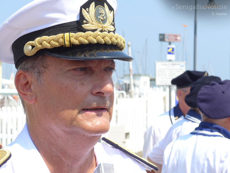 il direttore marittimo delle Marche, Contrammiraglio Francesco Saverio Ferrara