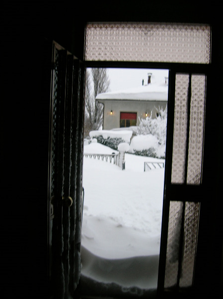 Neve da una casa di Ripe