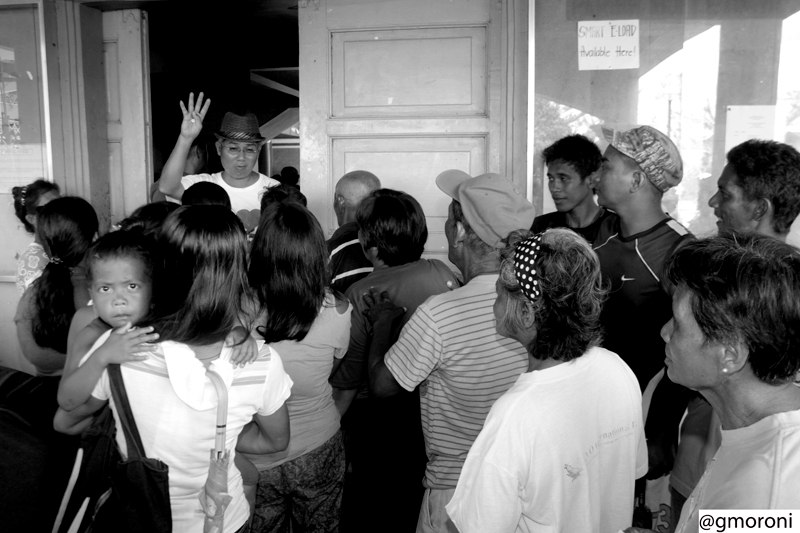 La distribuzione degli aiuti umanitari nelle Filippine devastate