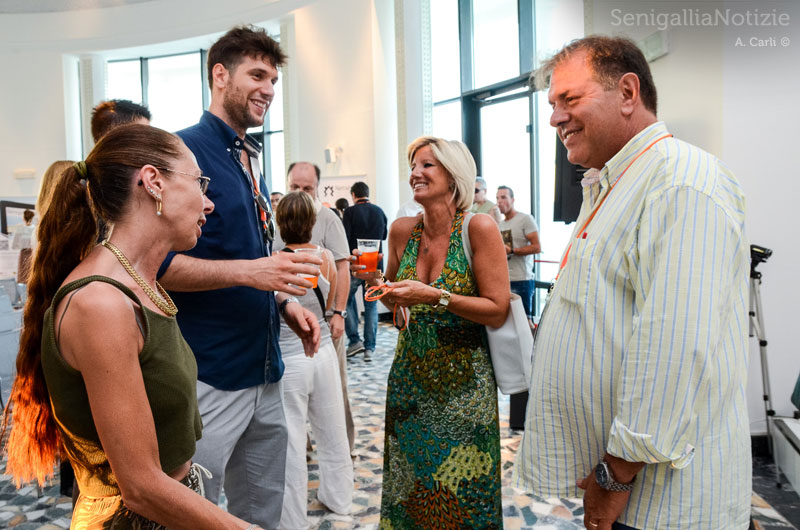 Lo staff di Netservice si intrattiene con gli ospiti di Legg10nline