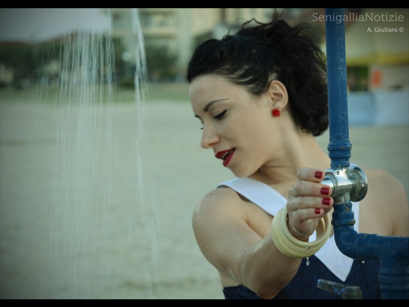 26/07/2013 - Doccia in spiaggia