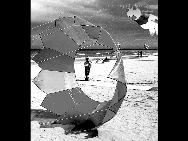 07/07/2015 - Giocando con gli aquiloni....