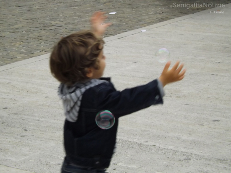 16/05/2013 - Bolle di sapone a Fosforo 2013