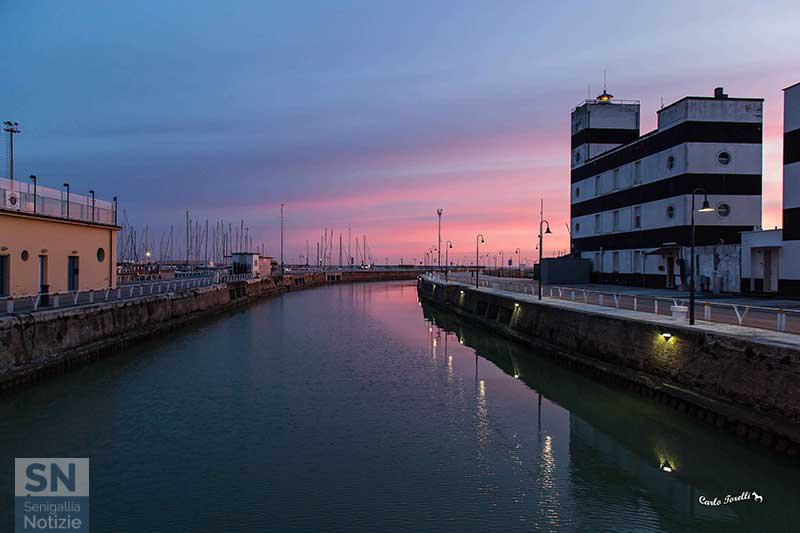 02/05/2017 - Alba sul porto