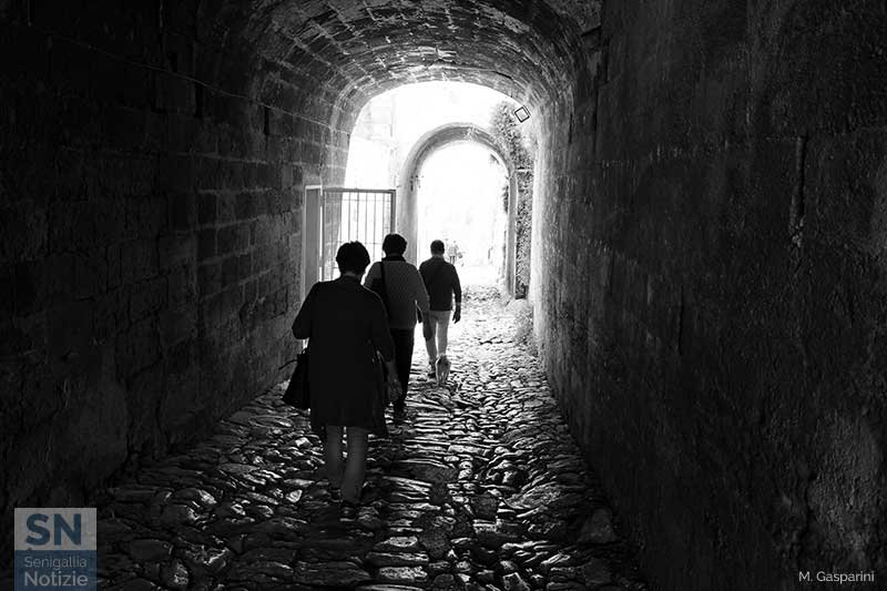 08/05/2017 - Passi al buio