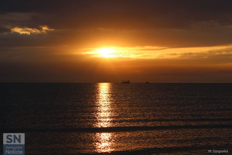 25/05/2017 - All'alba in mare