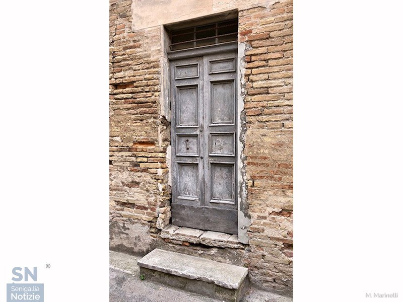 07/05/2019 - La vecchia porta...
