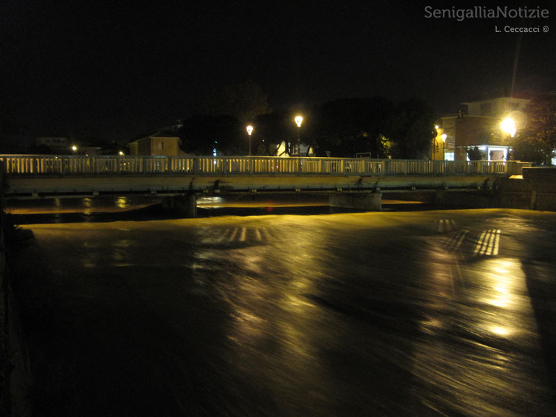 Fiume Misa in piena a Ponte Garibaldi