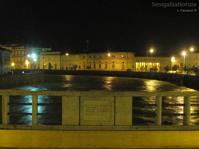 Fiume Misa in piena da ponte 2 Giugno