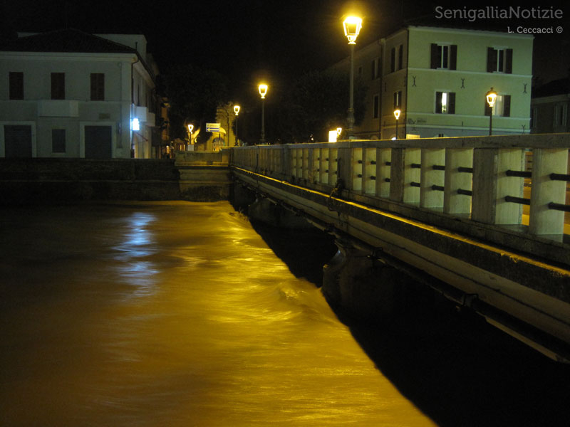 Fiume Misa in piena a Senigallia: ponte 2 Giugno