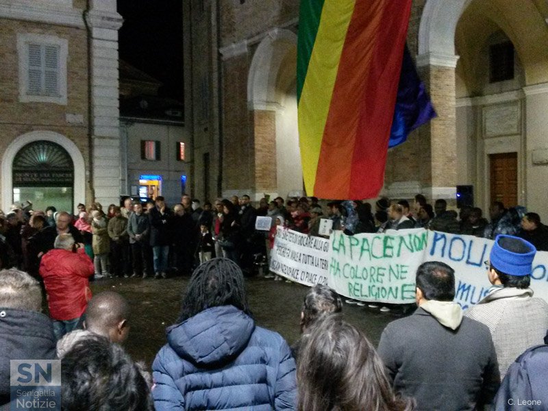 Manifestazione contro il terrorismo a Senigallia