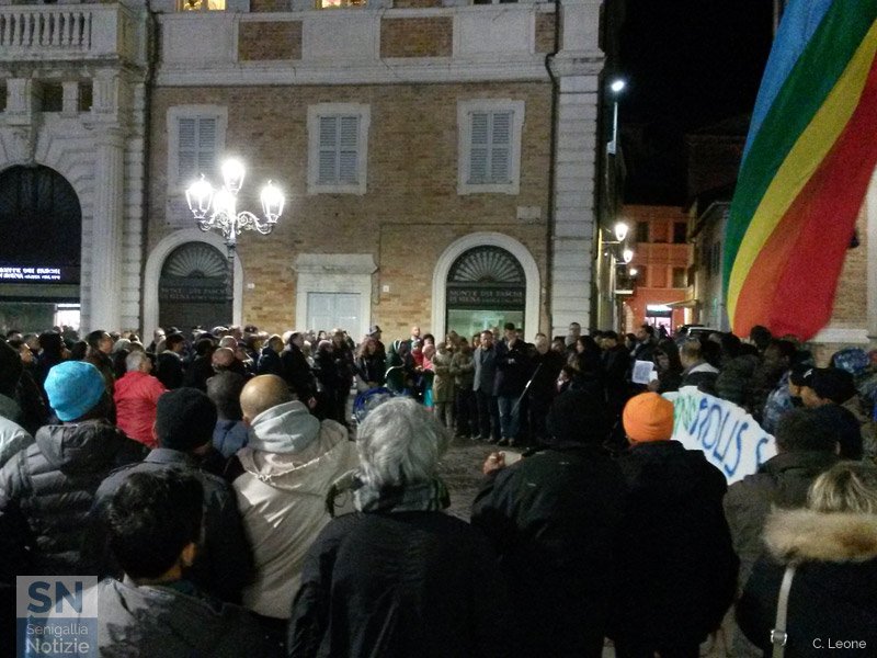 Manifestazione contro il terrorismo a Senigallia